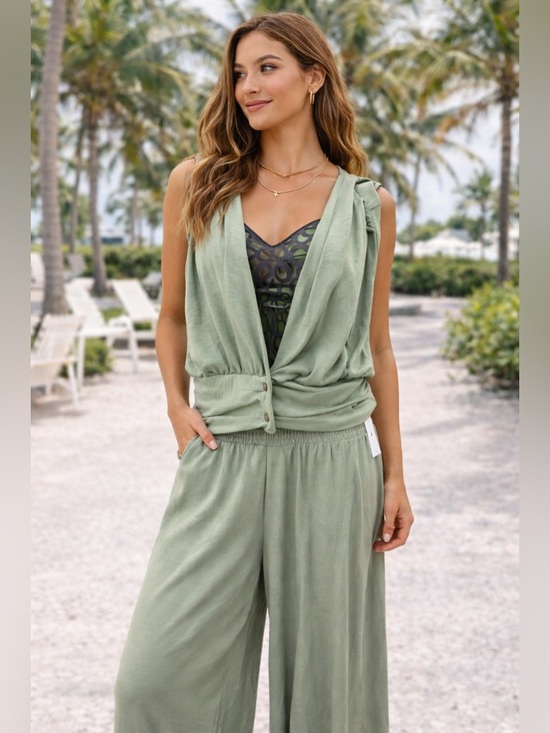 Yozy Tops - YOZY 2-Piece Lounge Set Sage Green Top & Wide Leg Pants XL NWT
